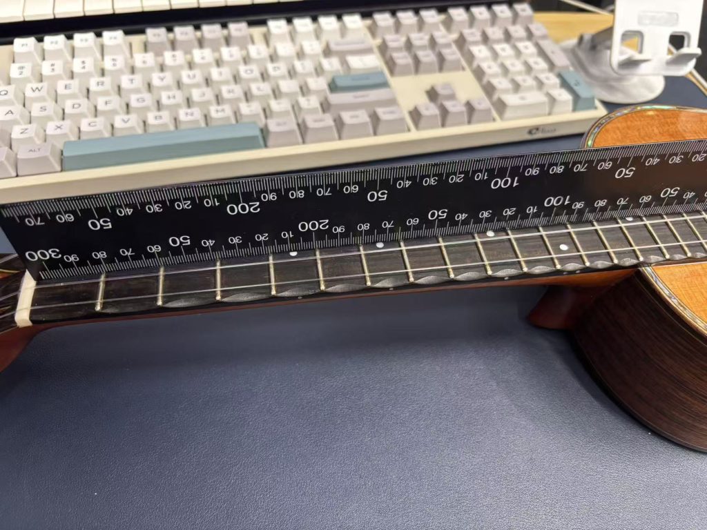 指板形变